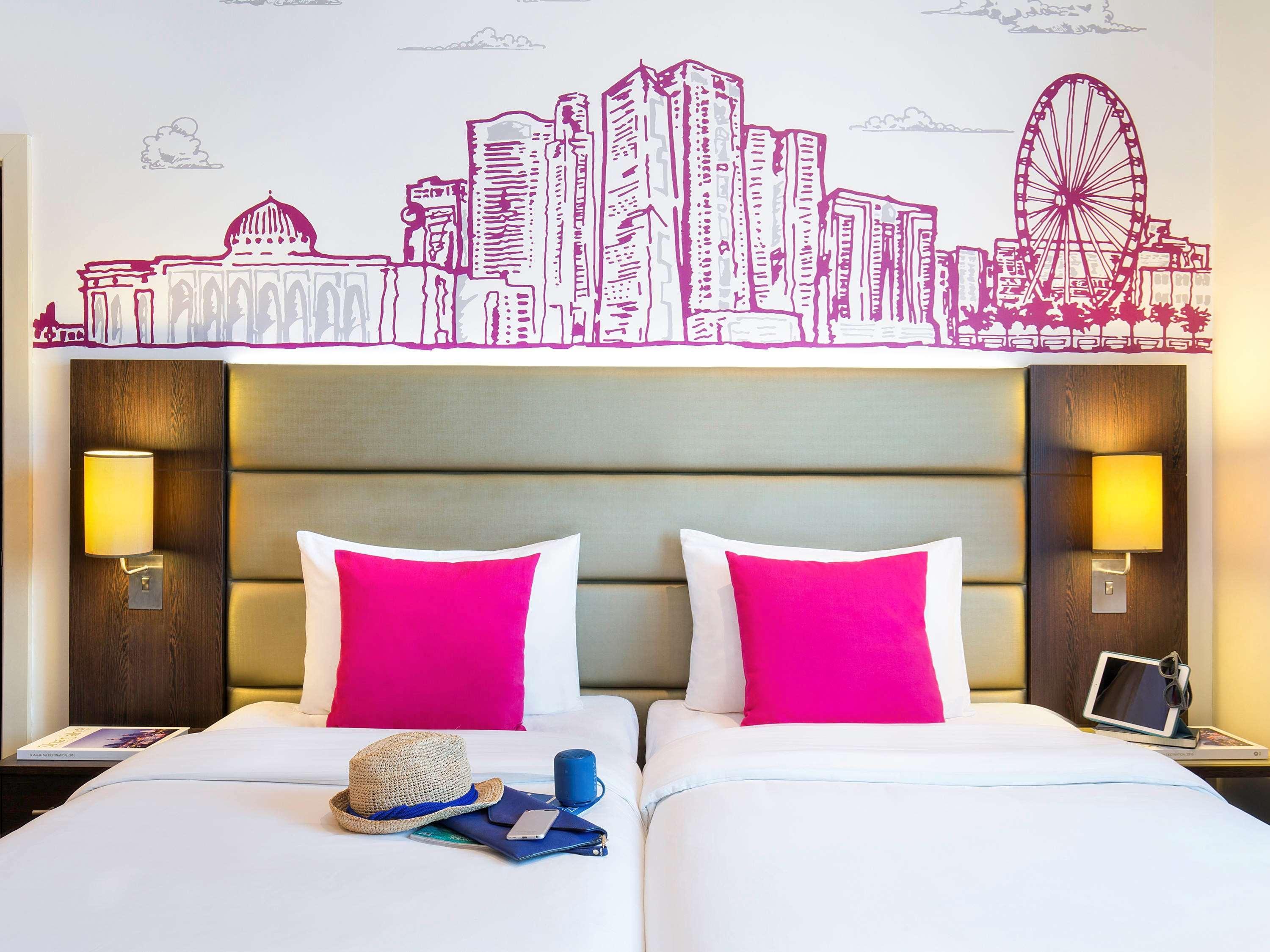 Отель Ibis Styles Шарджа Экстерьер фото