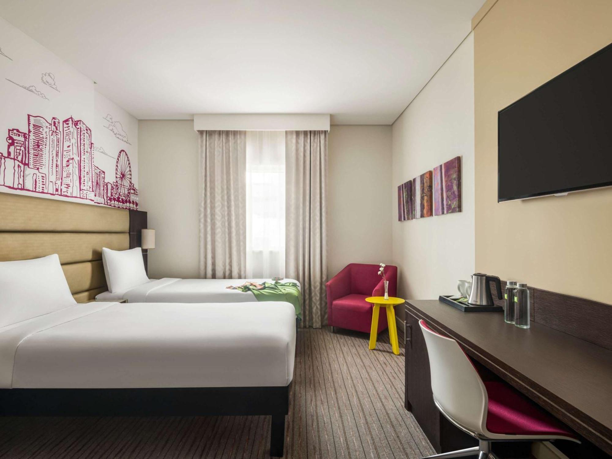 Отель Ibis Styles Шарджа Экстерьер фото