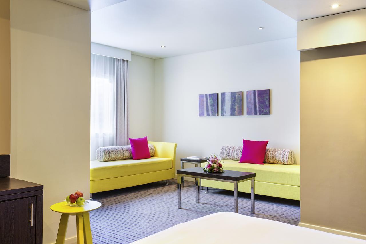Отель Ibis Styles Шарджа Экстерьер фото
