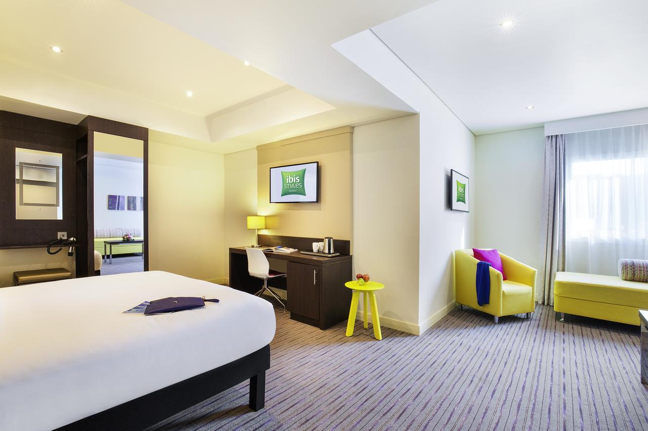 Отель Ibis Styles Шарджа Экстерьер фото