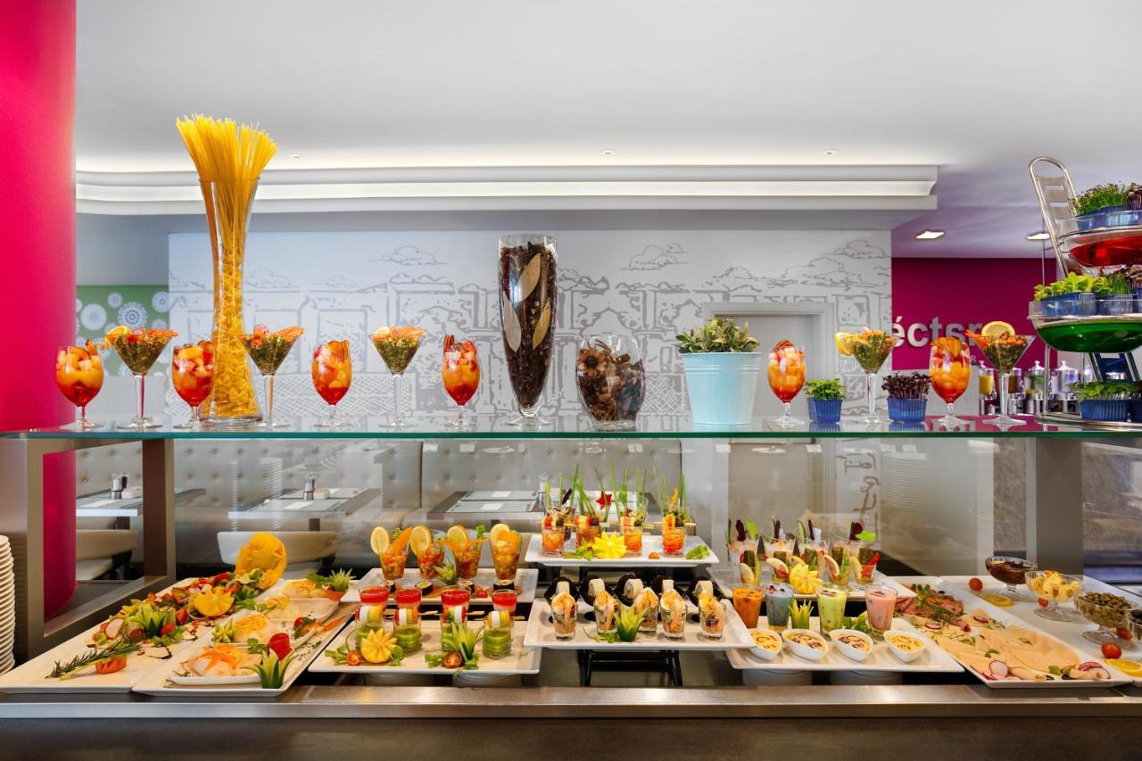 Отель Ibis Styles Шарджа Экстерьер фото